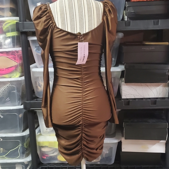 Ladies PUFF Sleeve Fitted Dress - Picture 5 of 6